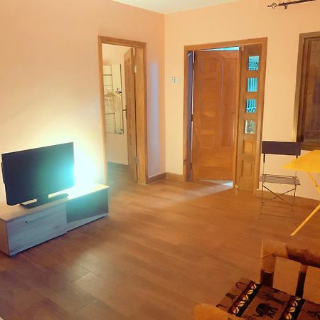 Bajo Kunda - Guesthouse Kololi Ruang foto