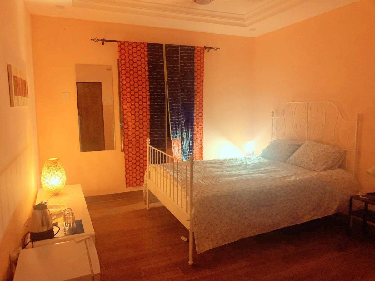 Bajo Kunda - Guesthouse Kololi Bagian luar foto