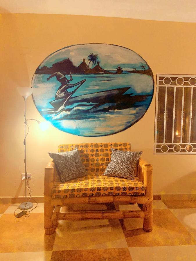 Bajo Kunda - Guesthouse Kololi Bagian luar foto