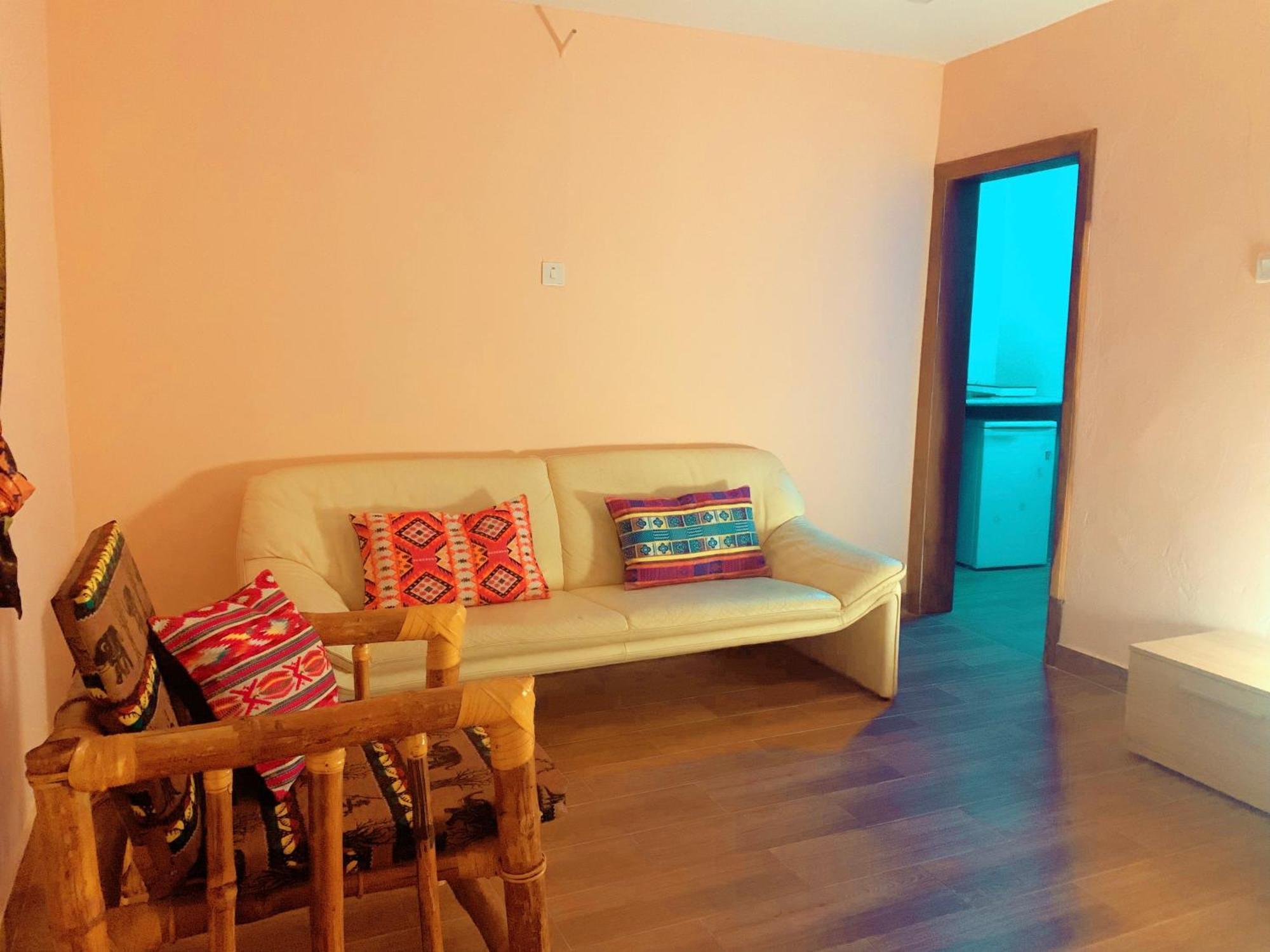 Bajo Kunda - Guesthouse Kololi Ruang foto