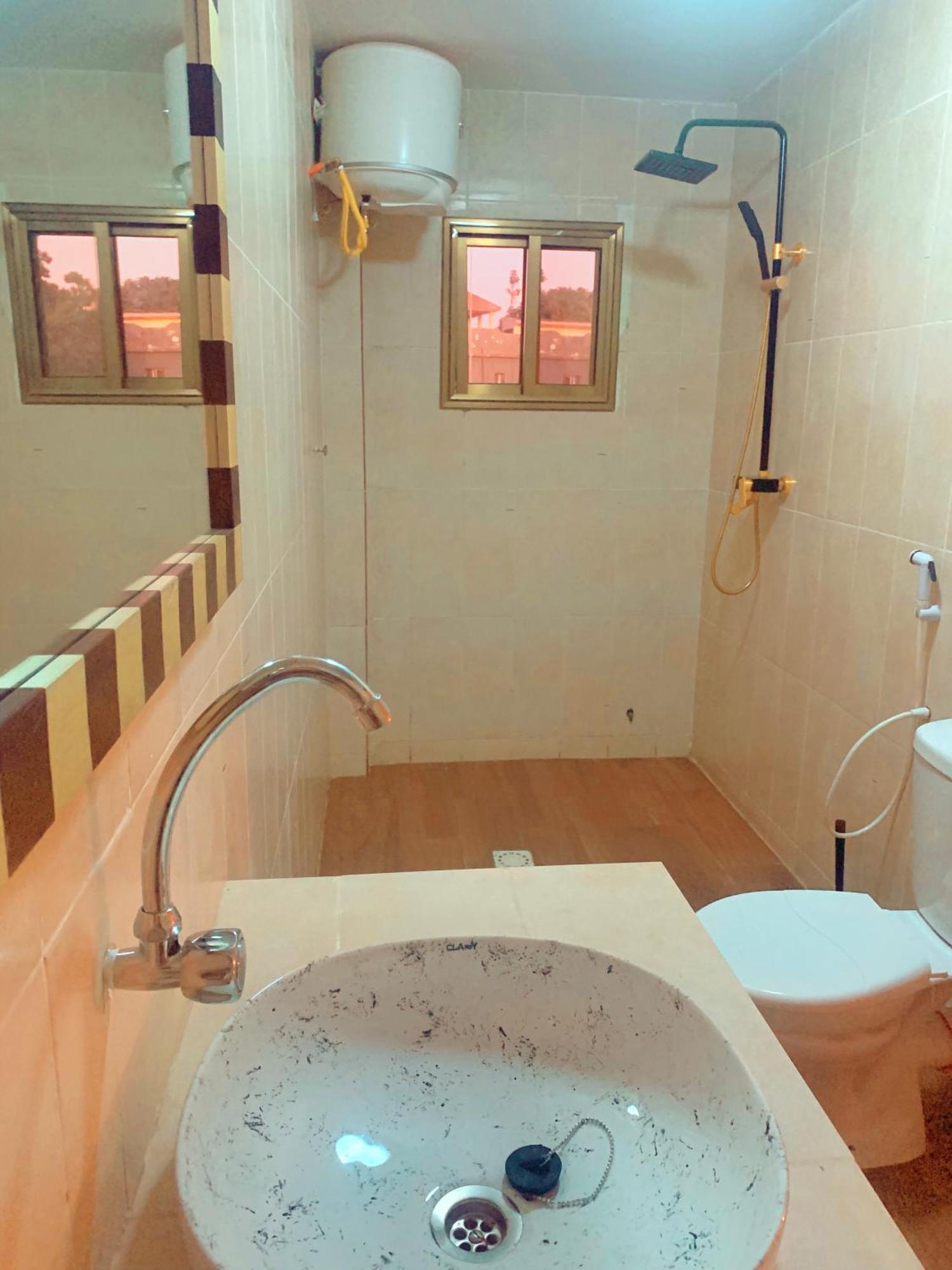 Bajo Kunda - Guesthouse Kololi Ruang foto