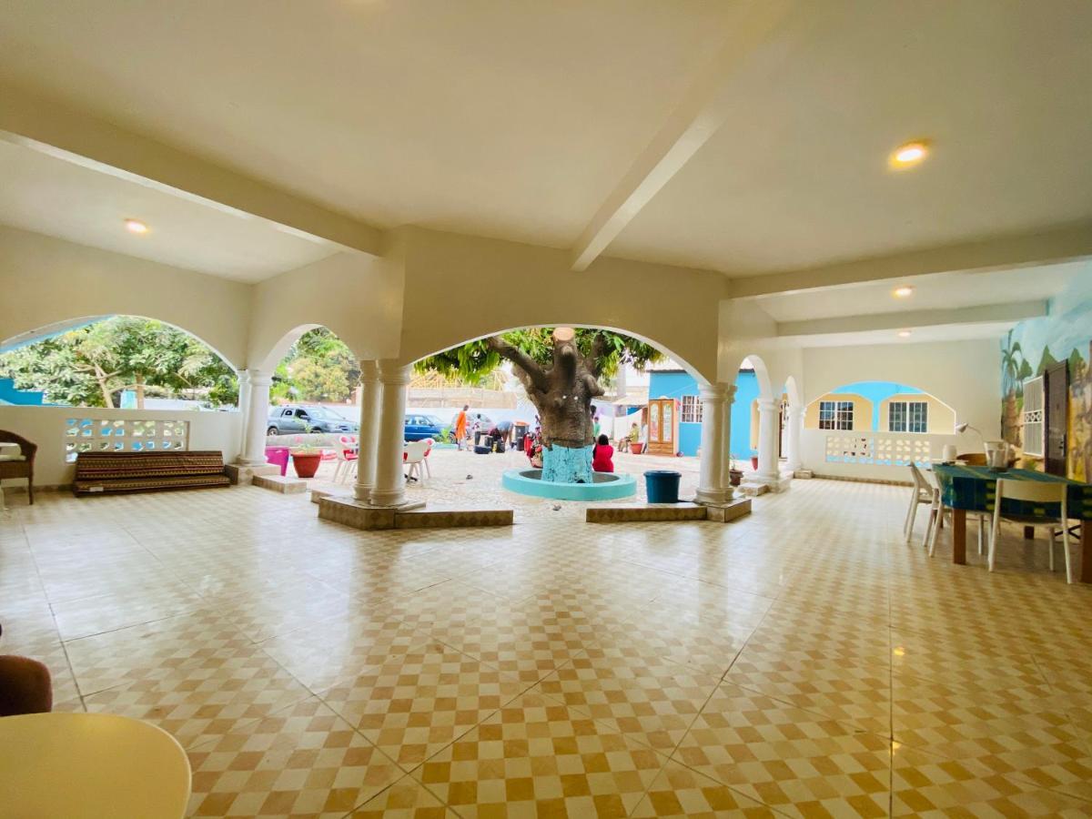 Bajo Kunda - Guesthouse Kololi Bagian luar foto