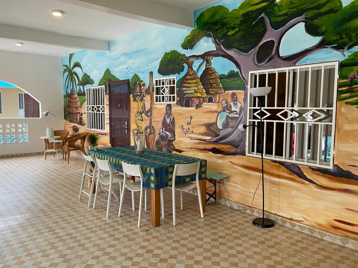 Bajo Kunda - Guesthouse Kololi Bagian luar foto
